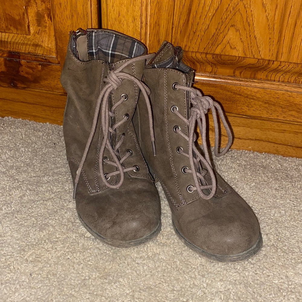 Maurice’s boots size 6.5